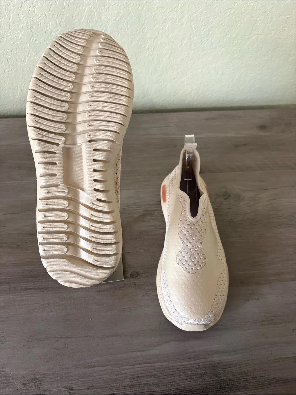 Men’s Beige Slip-On Walking Shoes Size 13 Lightweight Comfort Sneakers NWOT